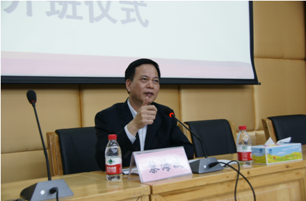 （圖二）黎海波校長(zhǎng)作動(dòng)員講話