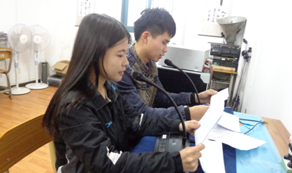 校廣播站為你“空中傳情” 校廣播站為你“空中傳情”