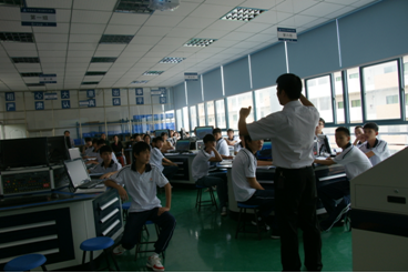 （圖十）電氣自動化專業(yè)示范課