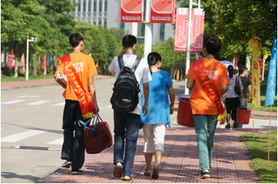 （圖四）師兄師姐，伴你前行