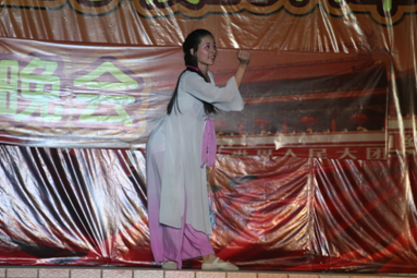 （圖三）獨(dú)舞《風(fēng)》