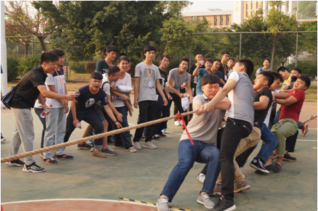 （圖三）冠亞爭(zhēng)霸的14級(jí)汽修高級(jí)班