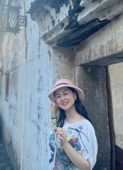 李艷.jpg
