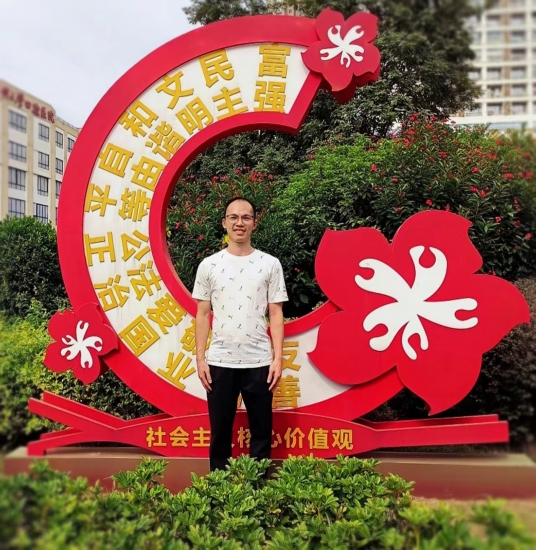 學生管理副主任張明塘.jpg