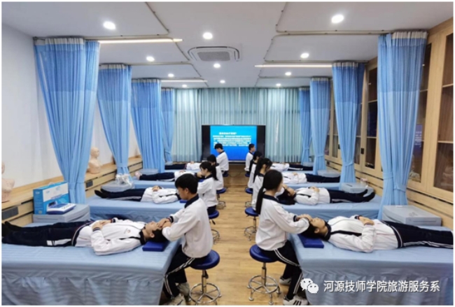 康復推拿實訓室.JPG